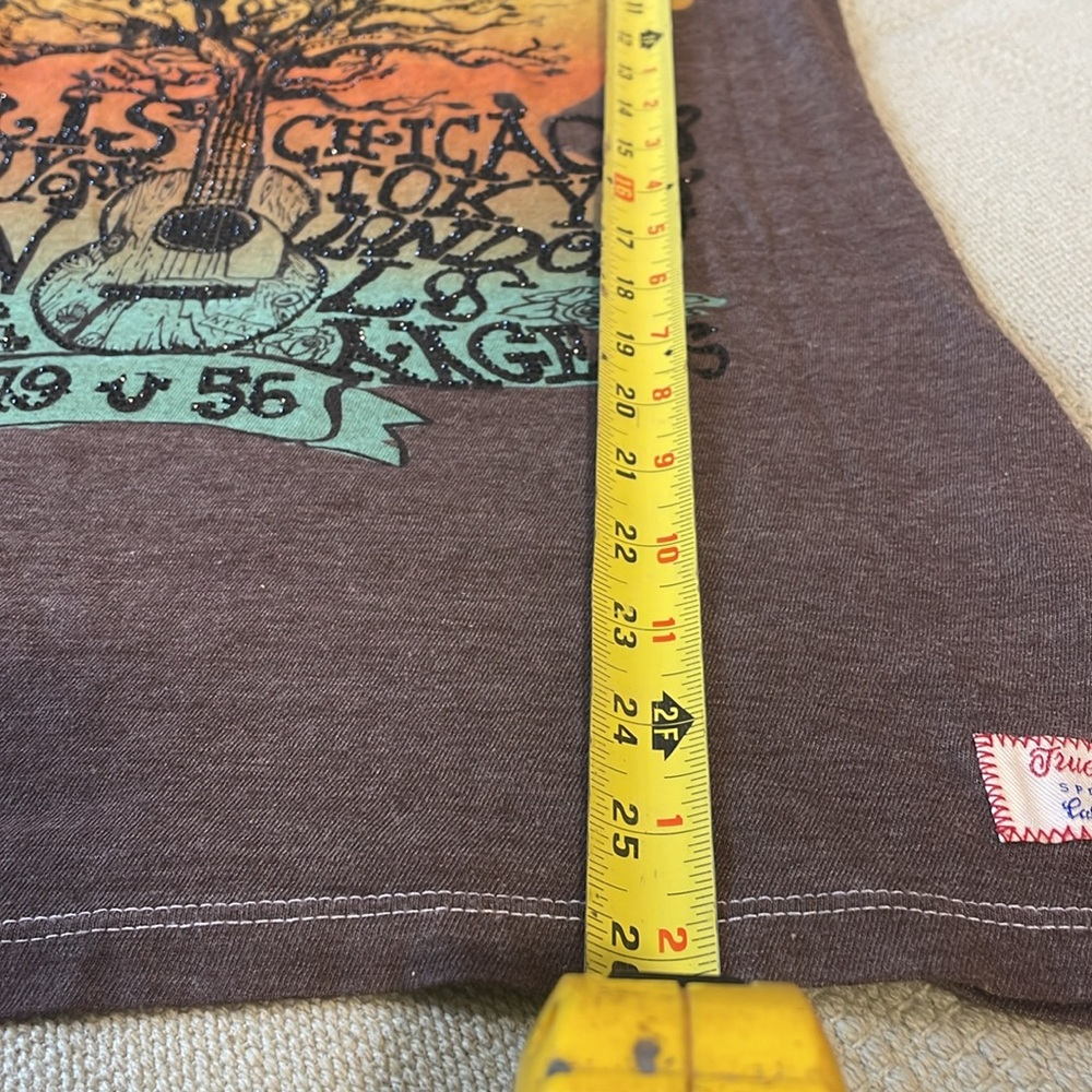 True Religion “city” shirt. - Picture 5 of 6